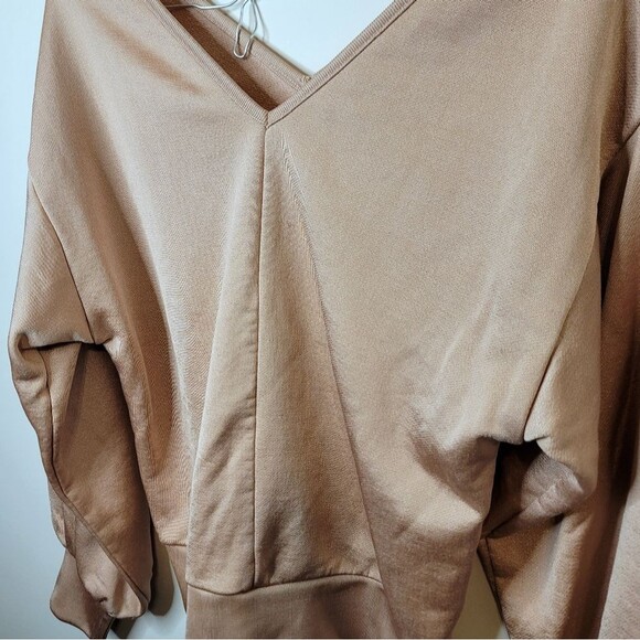 Express One Eleven Tan V-Neck Top Size XS - Picture 2 of 9